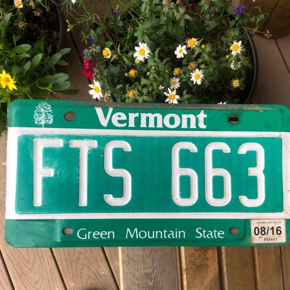 Vermont License Tag Green Mountain State FTS 663 Retired August 2016 Authentic - Picture 10 of 12